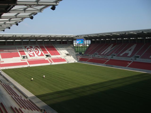 Coface-Arena Mainz Weitwinkelansicht inklusive LED-Videowand